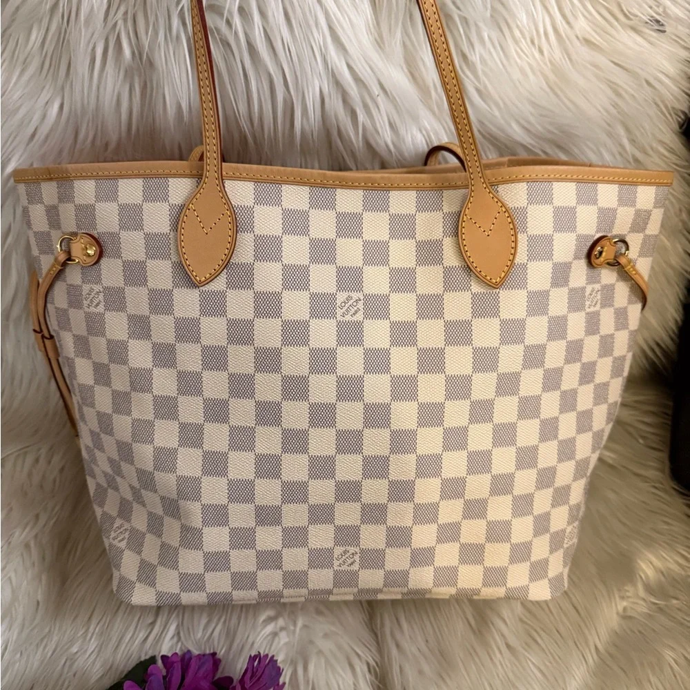 Louis Vuitton White and Tan Checkered Shoulder Bag - Picture 1 of 5